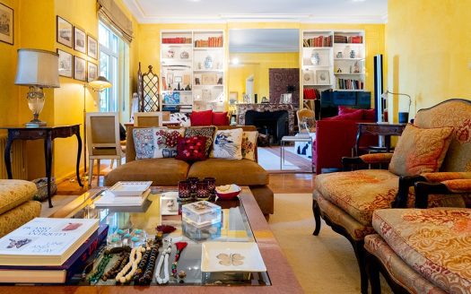 Aristocratic Apartment in Downtown Athens