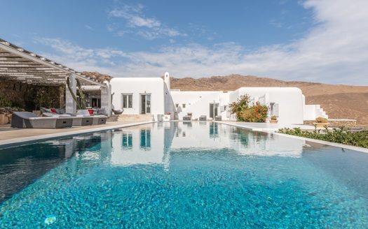 Villa in Mykonos with Infinity Pool