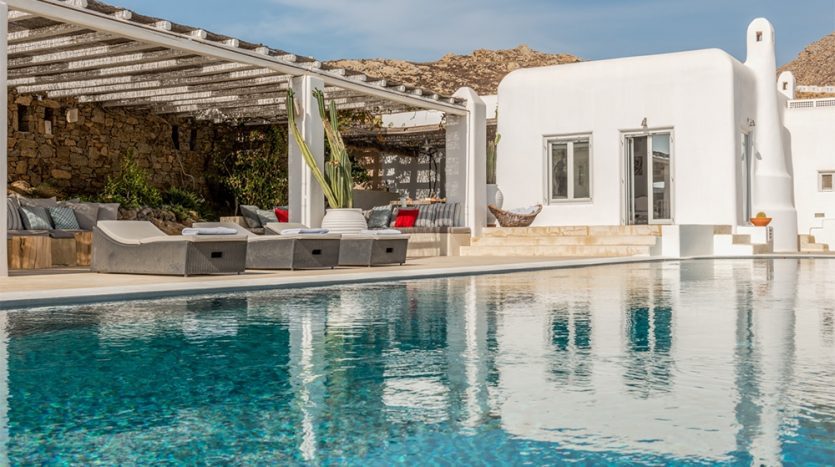 Villa in Mykonos with Infinity Pool