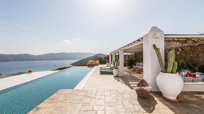 Villa in Mykonos with Infinity Pool