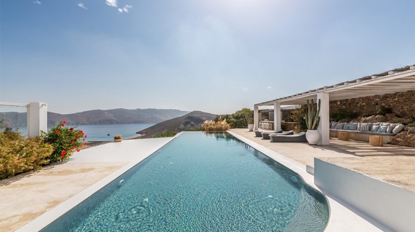 Villa in Mykonos with Infinity Pool