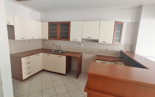 Two-Bedroom Floor Apartment in Pagrati