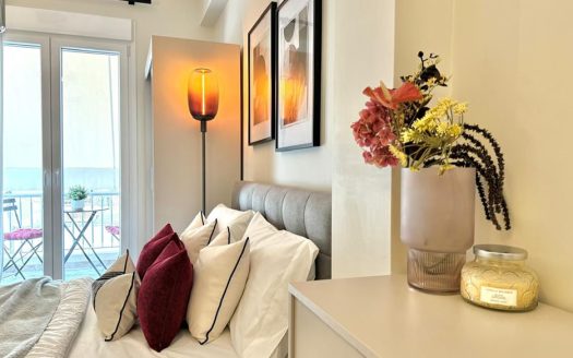 Renovated Furnished Studio Near Amerikis Square