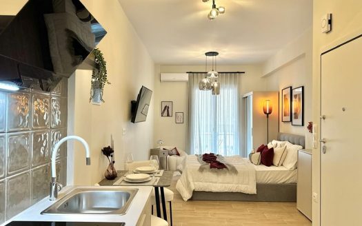 Renovated Furnished Studio Near Amerikis Square