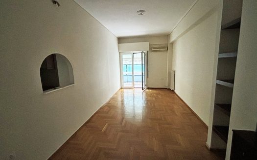 Two-Bedroom Apartment in Pagrati