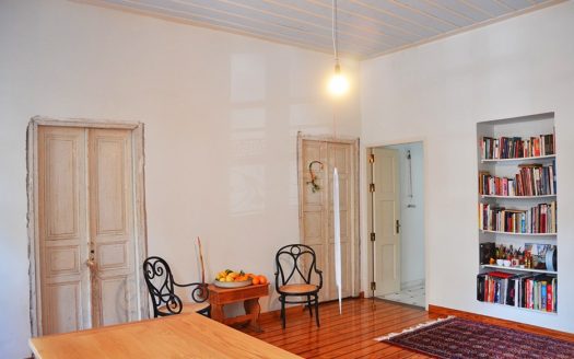 Timeless Traditional House in Pasalimani, Pireas