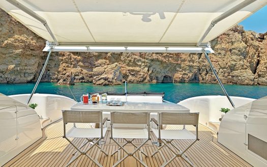 RUBY | 4 Cabins | 8 Guests | 27m