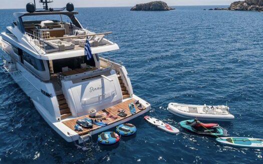 DINAIA | 5 Cabins | 10 Guests | 32m