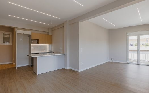 Fully Renovated Apartment in Neos Kosmos