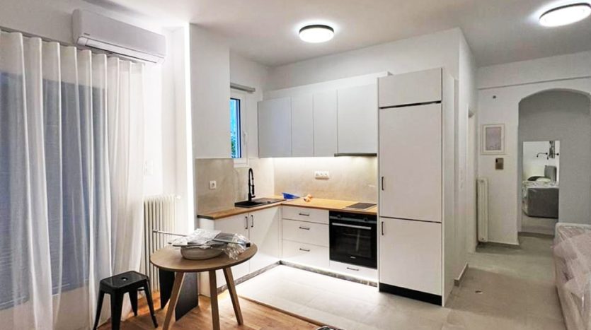 Renovated Studio Apartment in Pagrati