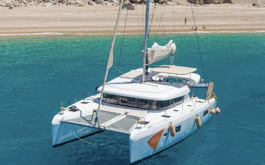 CATALINA | 4 Cabins | 10 Guests | 12.08m