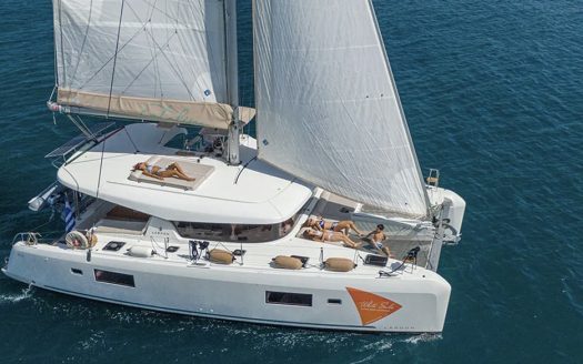 CATALINA | 4 Cabins | 10 Guests | 12.08m