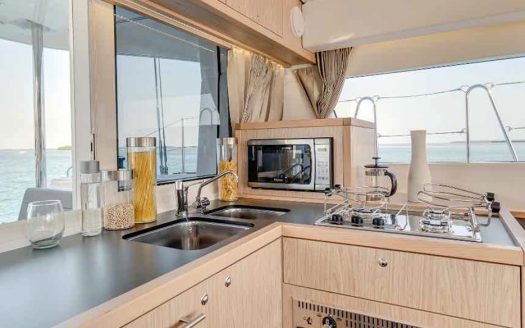 LOST CAT | 4 Cabins | 8 Guests | 11.54m