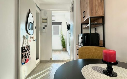 20m² Ideal Investment: Furnished Studio in Central Kypseli