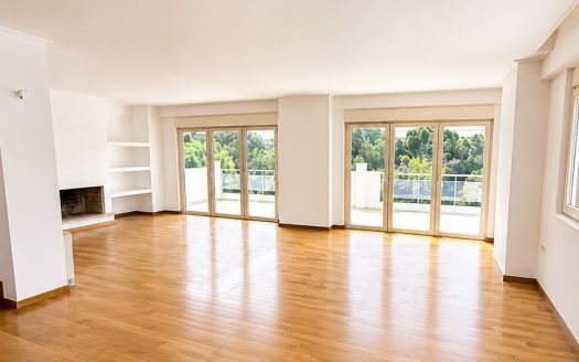 Luxury 4-Bedroom Villa in Ellinikon